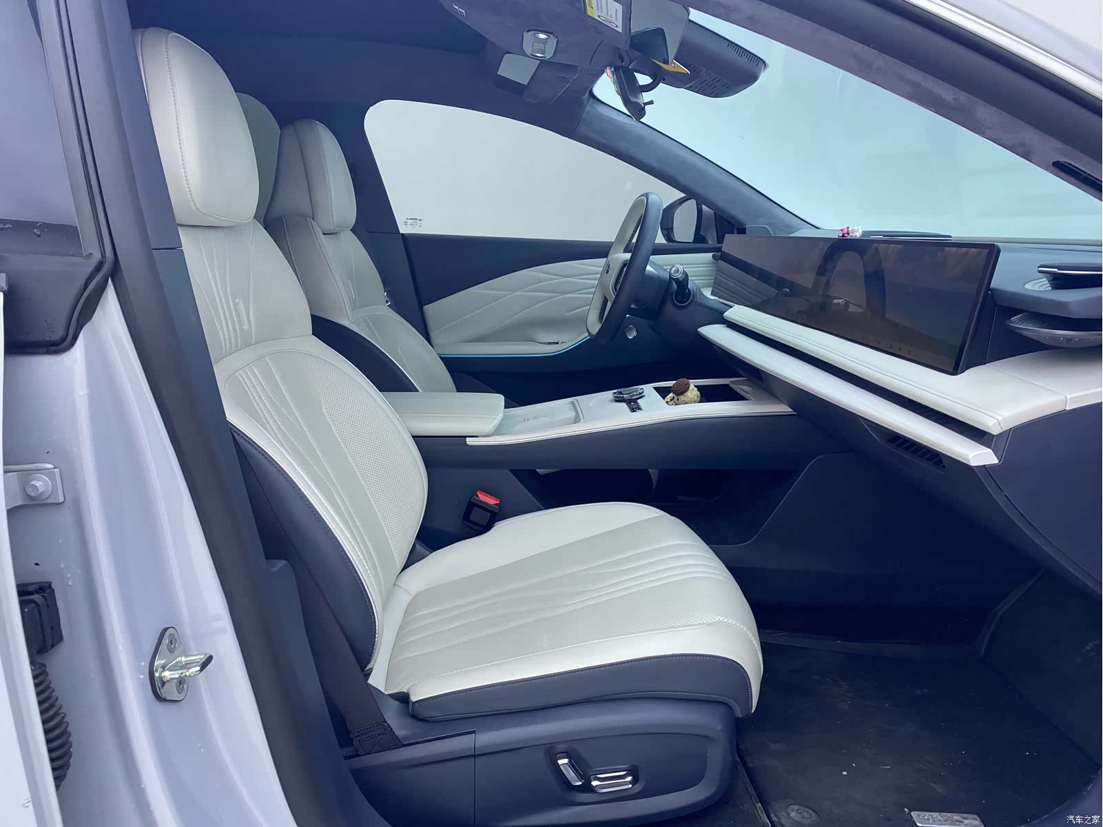 Geely E8, 2024 14