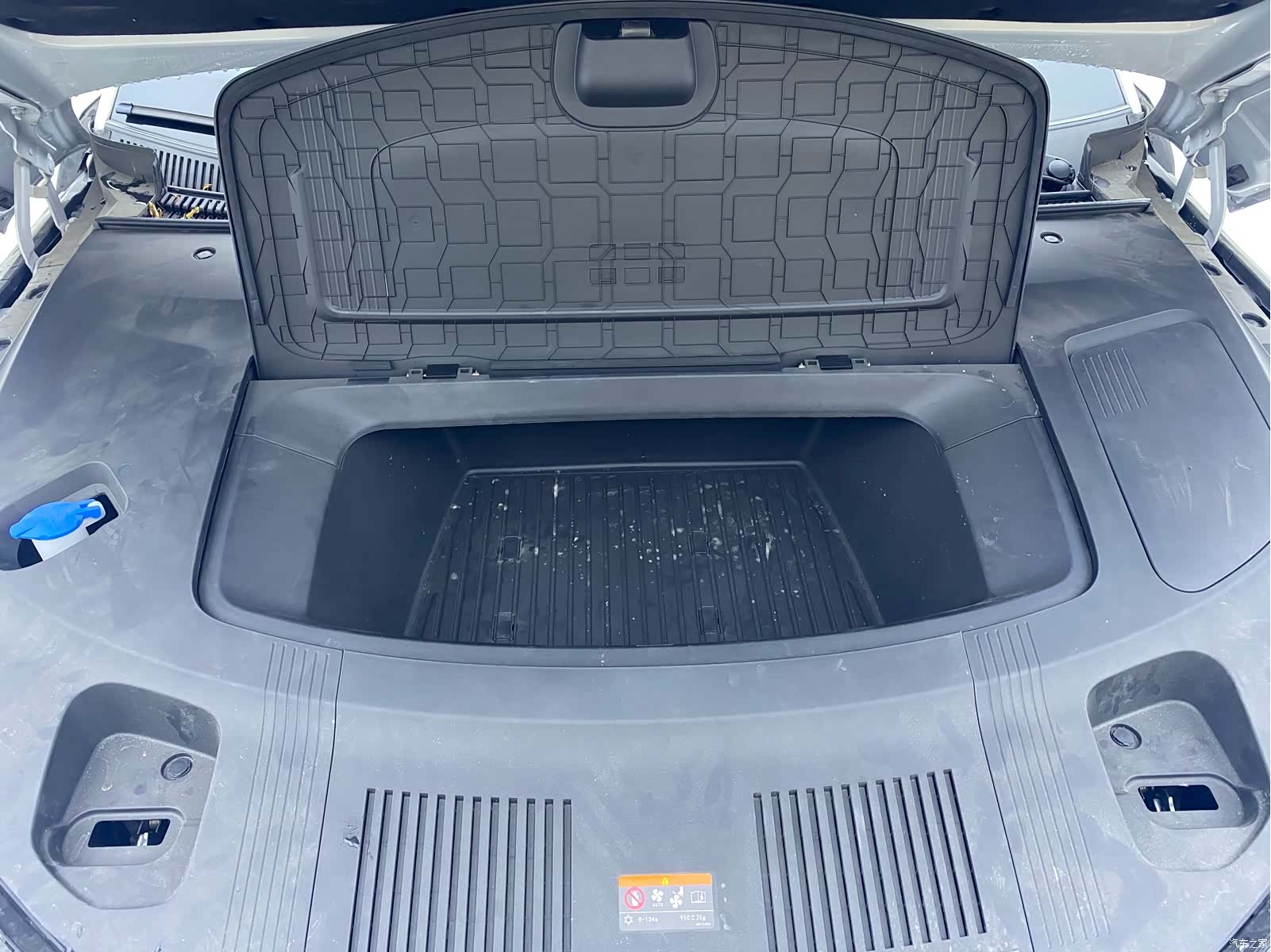 Geely E8, 2024 24