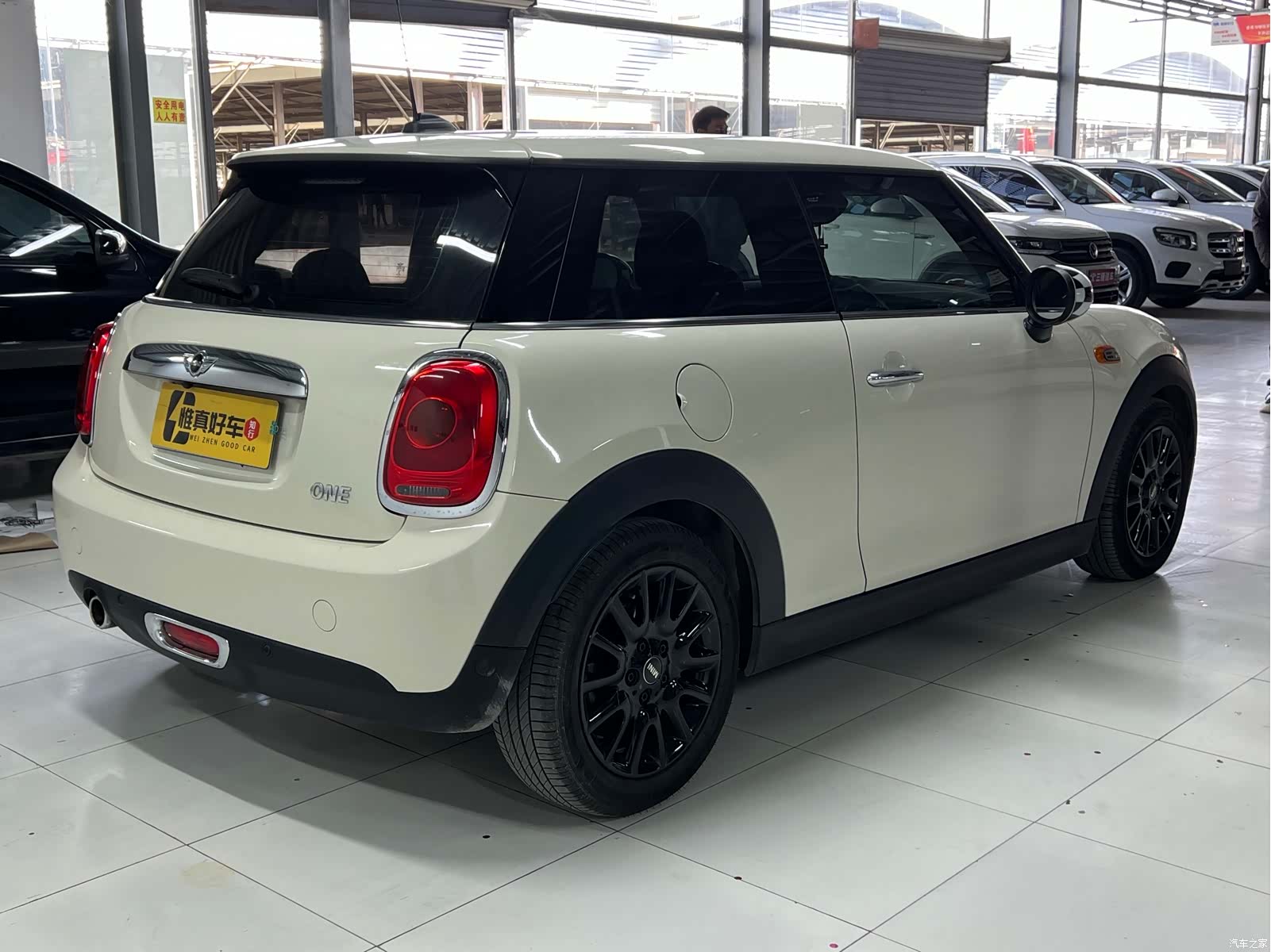 Mini ONE, 2018 18