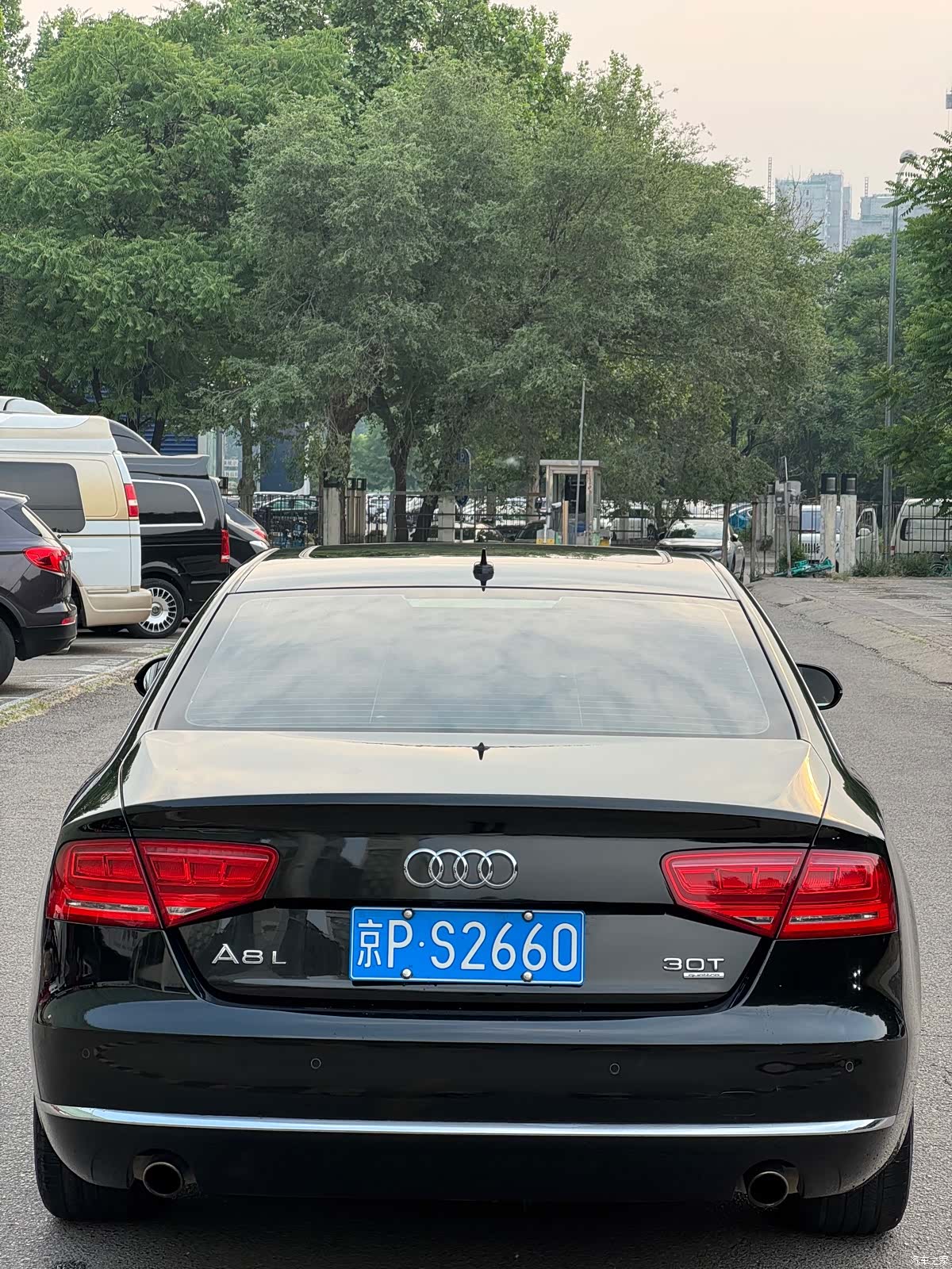 Audi A8L, 2011 16