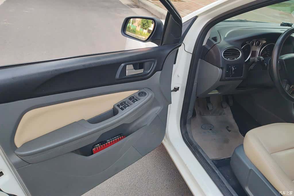 Ford Focus, 2014 7