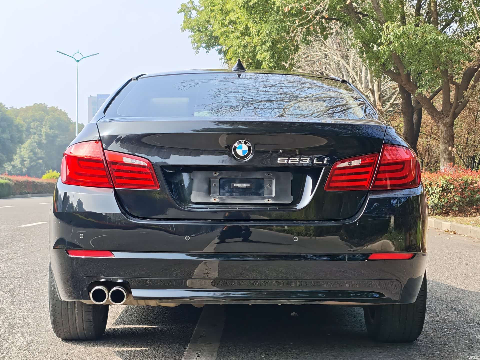 BMW 5 Series, 2011 19