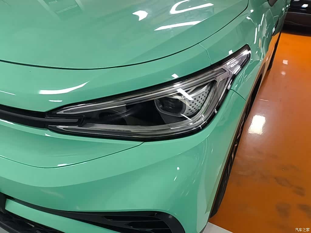 Volkswagen X, 2022 24