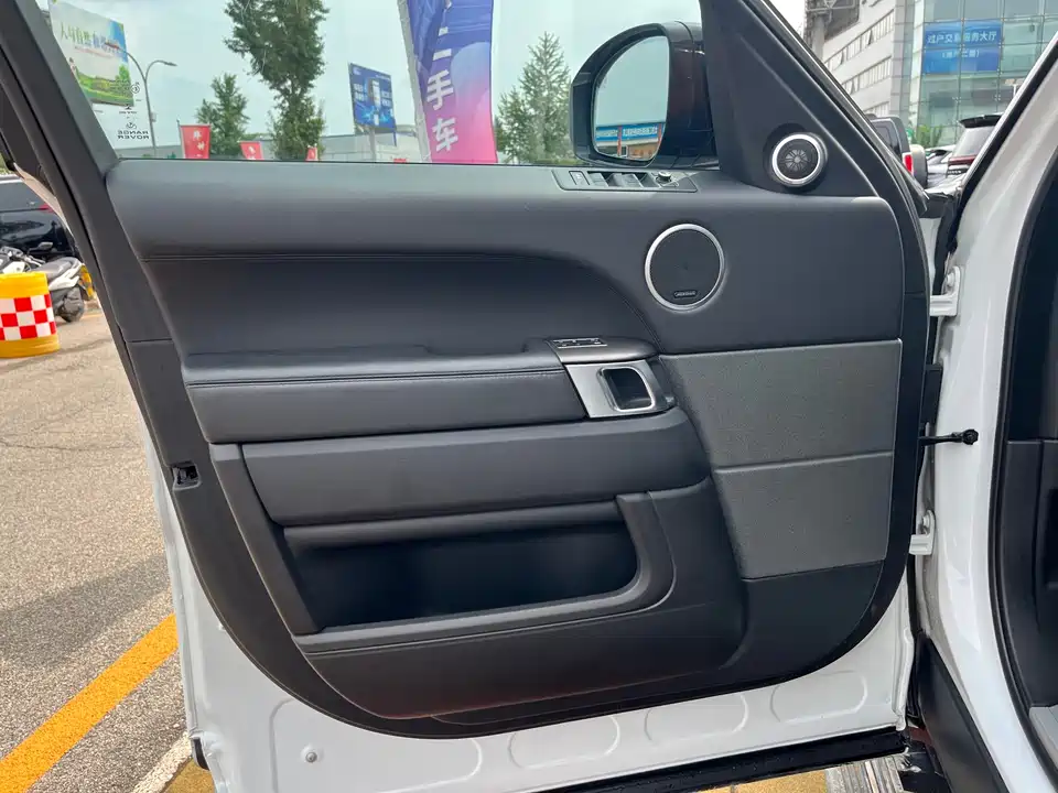 Land Rover Range Rover Sport Land Rover Range Rover Sport