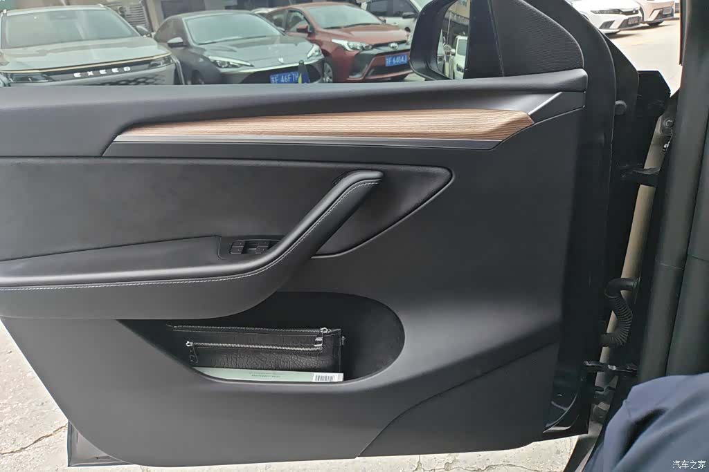 Tesla Model Y, 2023 7
