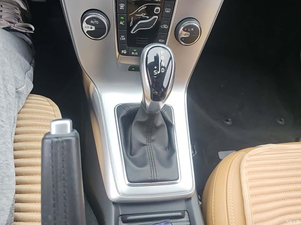Volvo V40, 2018 14