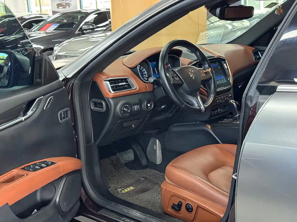 Maserati Ghibli Maserati Ghibli