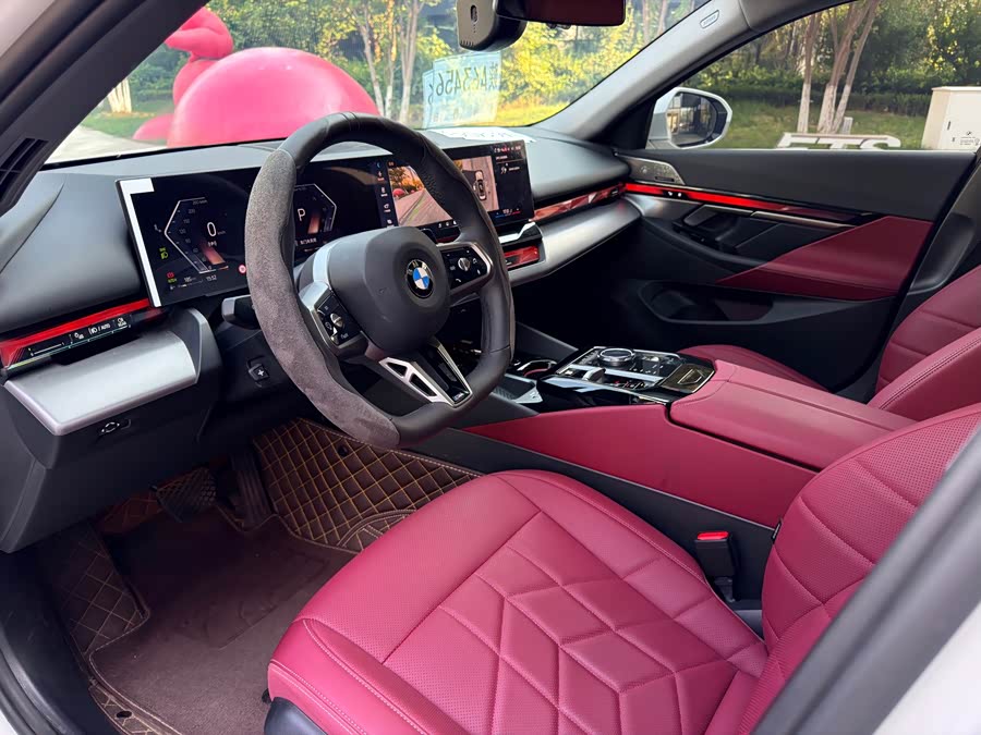 BMW 5 Series 2025, фото 7