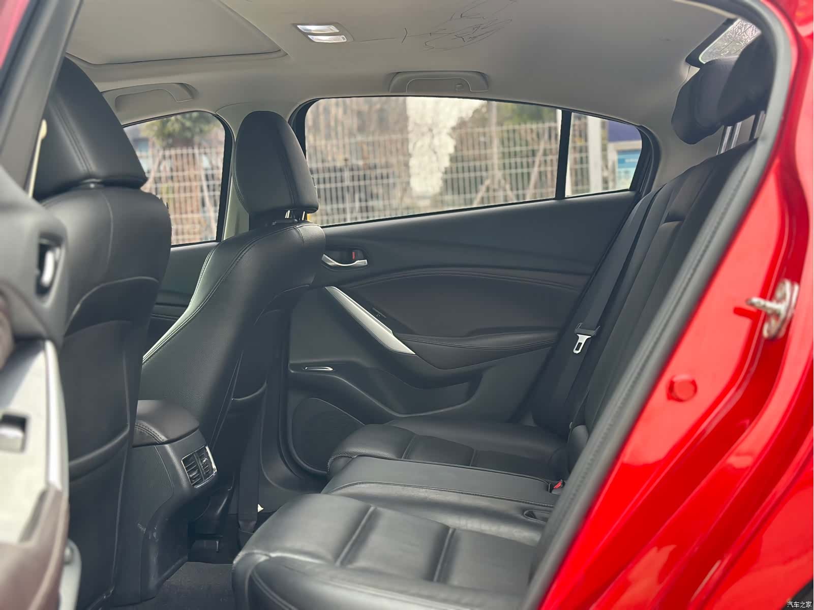 Mazda Atenza, 2017 9