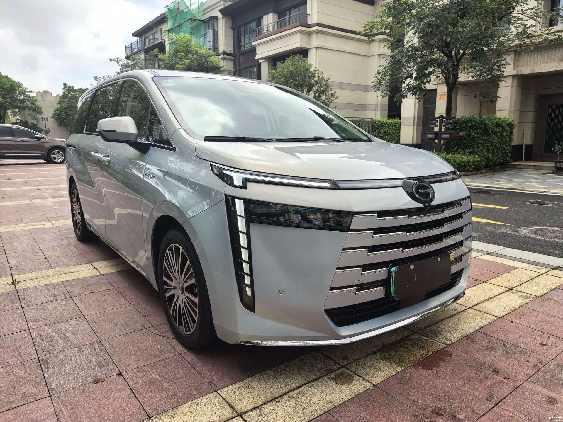 Trumpchi E8, 2024 3