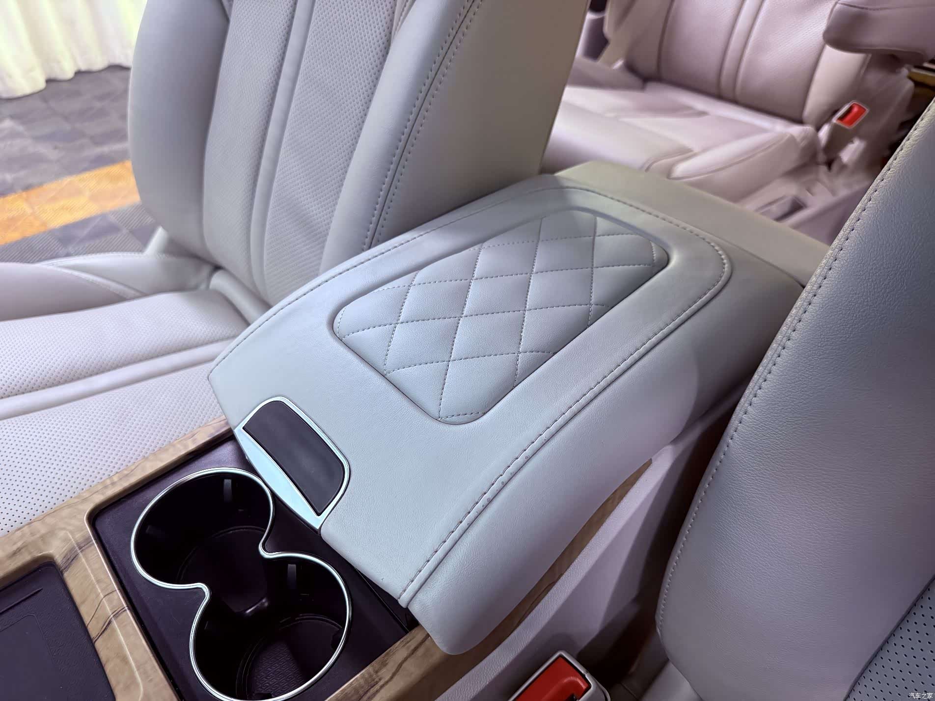 Buick GL8, 2020 33