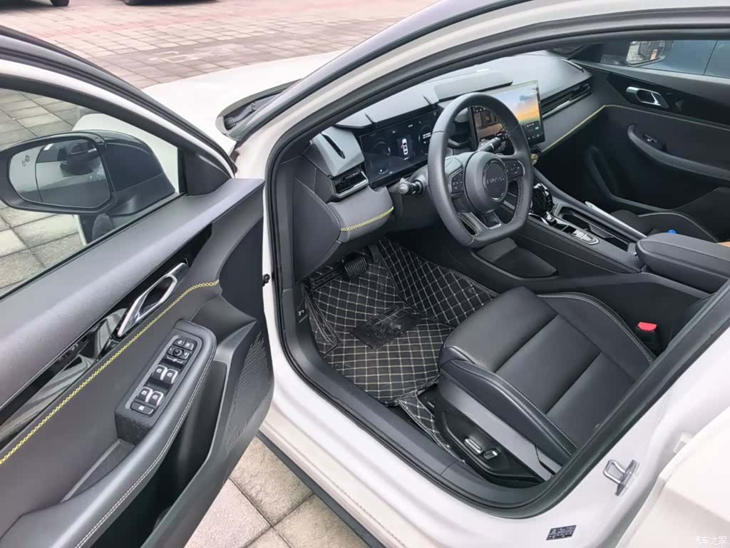 Lynk & Co 02, 2024 16