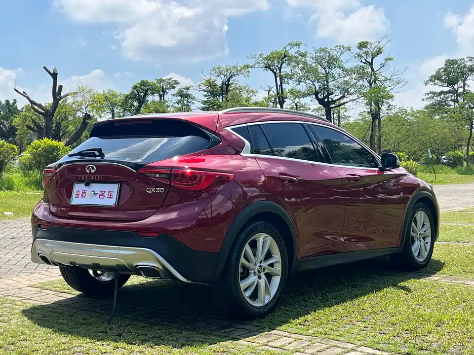 Infiniti QX30 Infiniti QX30