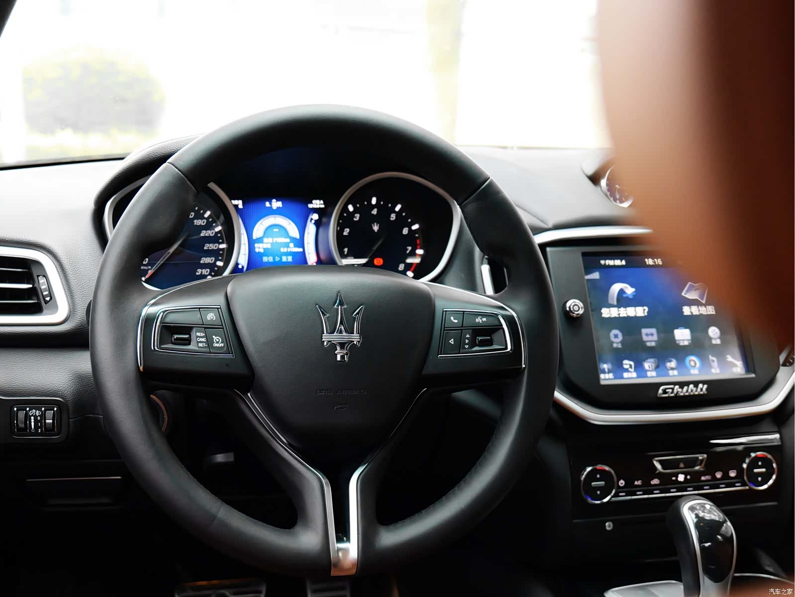 Maserati Ghibli, 2015 7