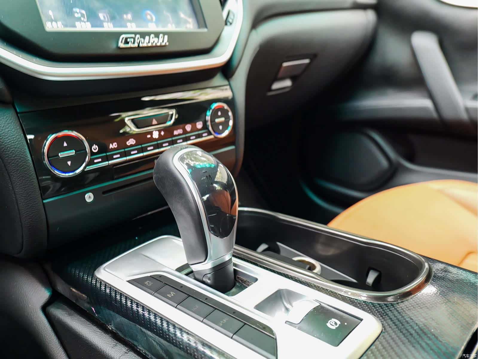 Maserati Ghibli, 2015 14