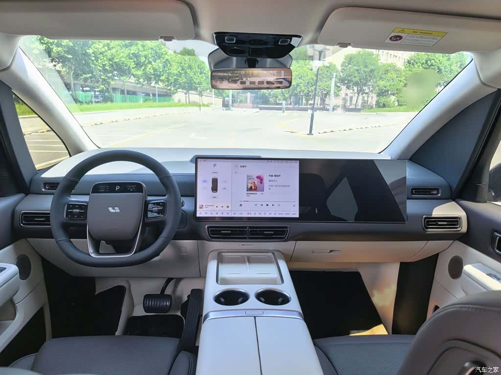 Li Auto MEGA, 2024 12
