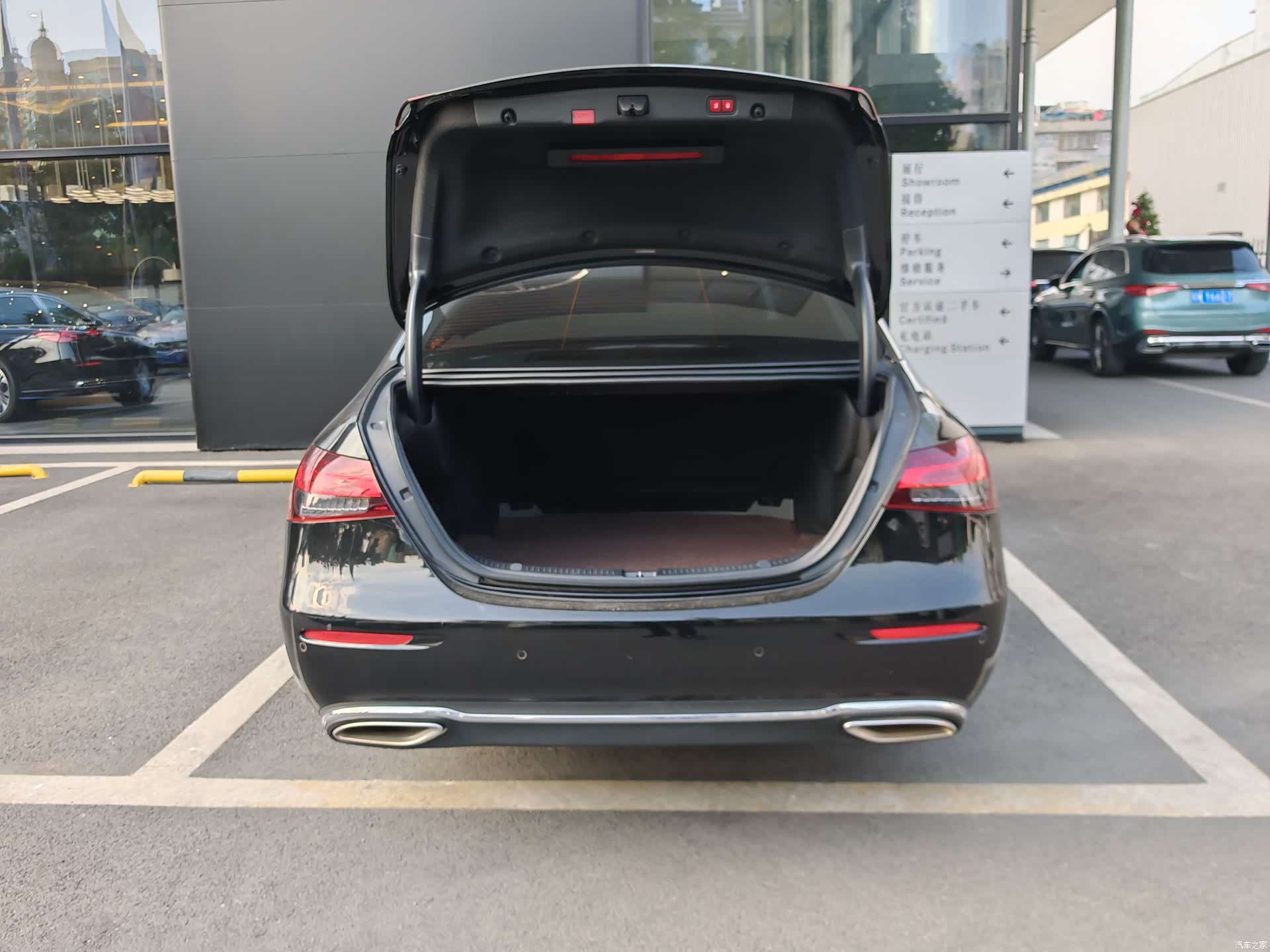 Mercedes-Benz E-Class, 2022 11