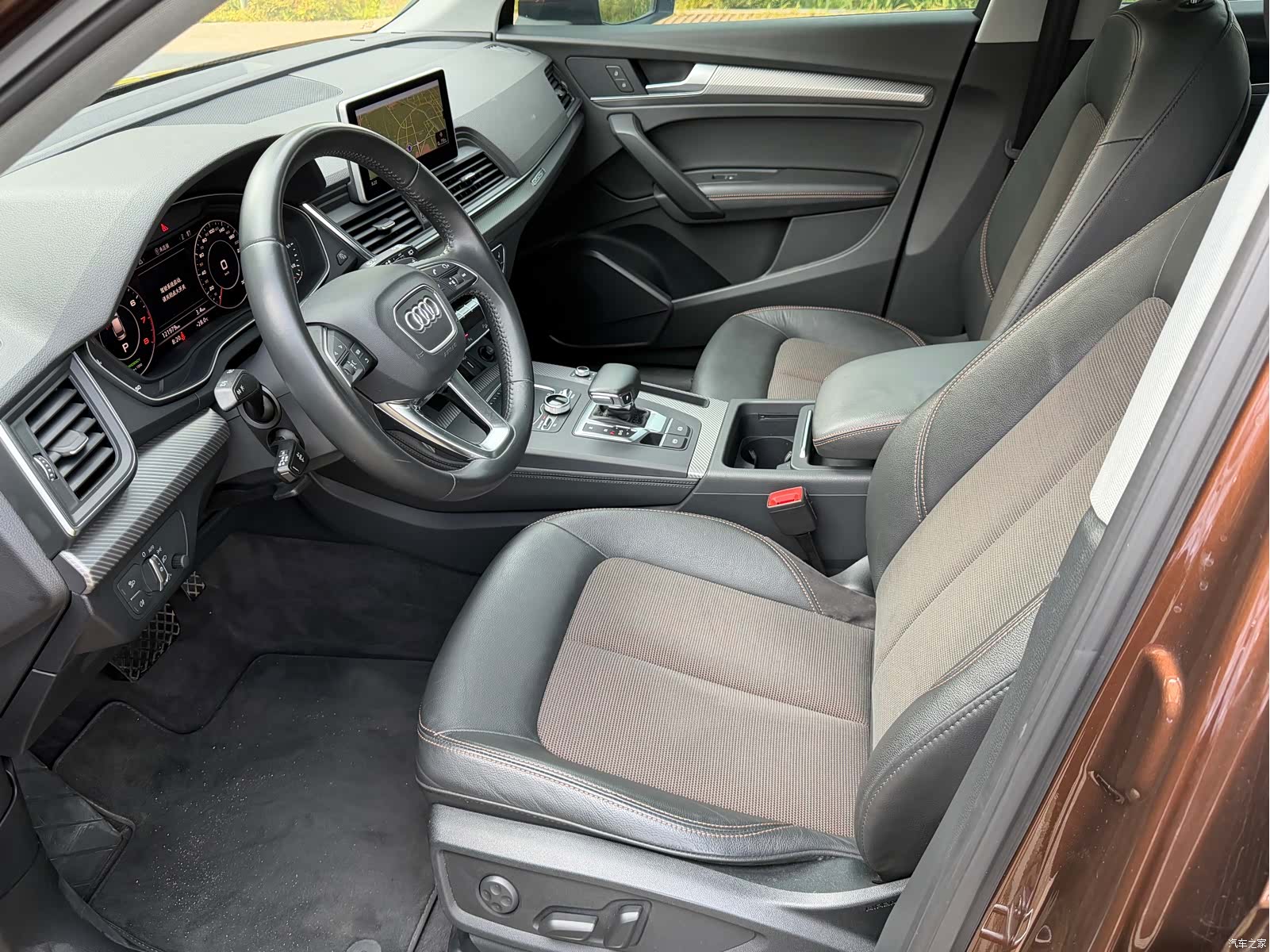 Audi Q5L, 2019 все фото