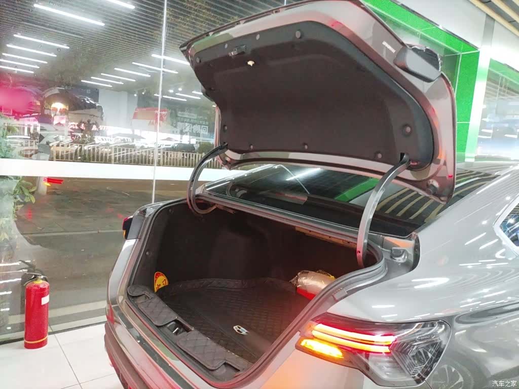 Geely Binray, 2024 16
