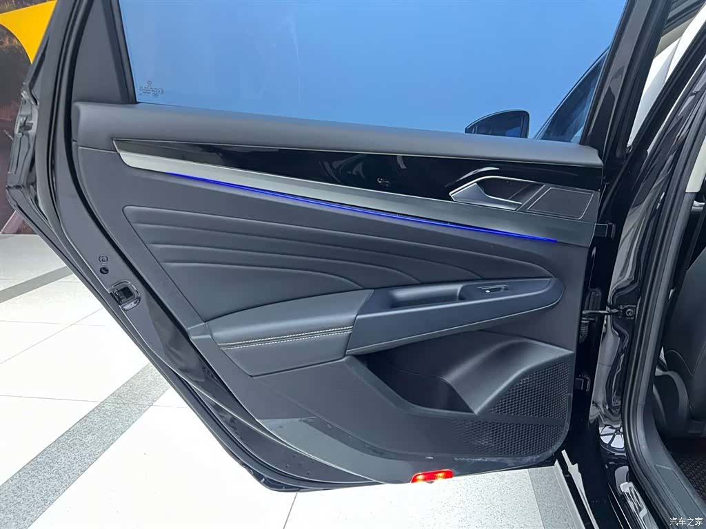 Volkswagen Passat, 2023 29