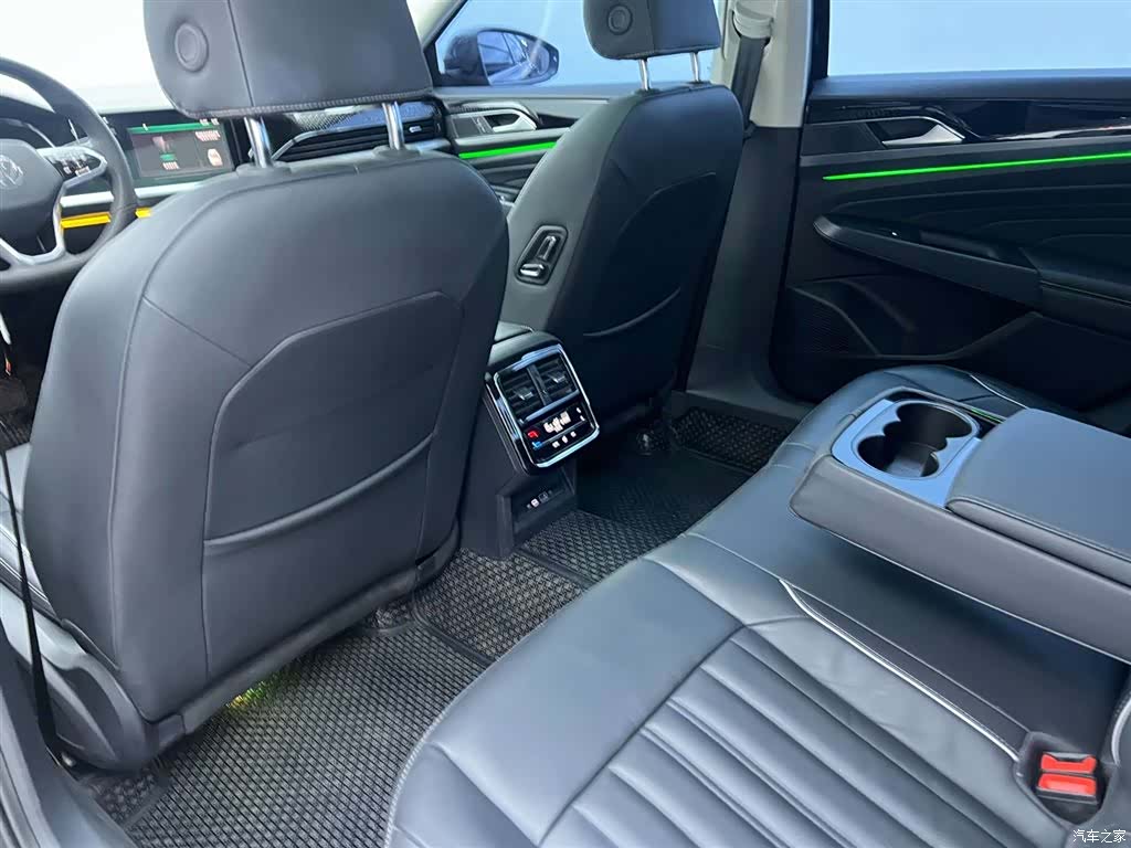 Volkswagen Passat, 2023 19