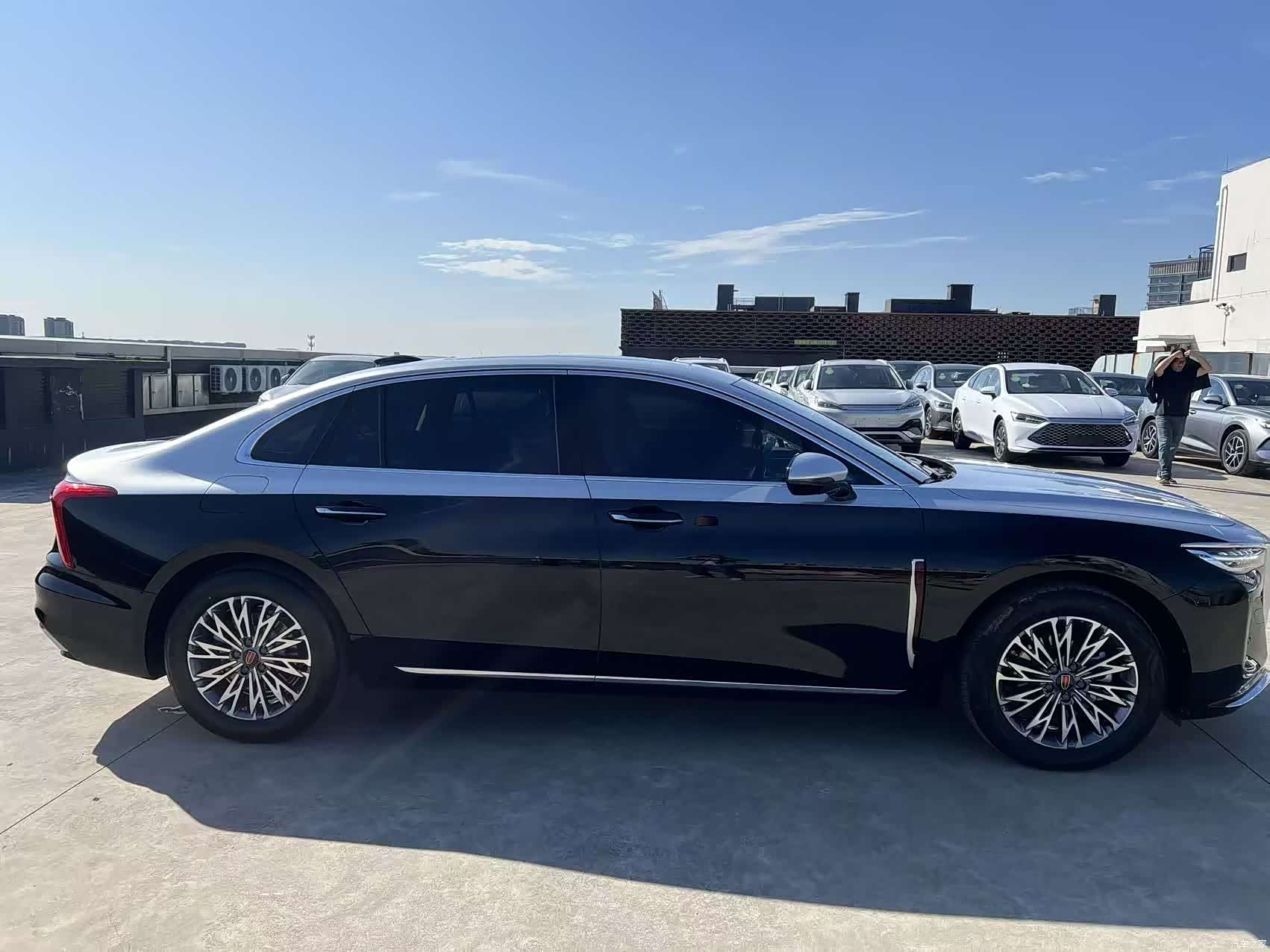 Hongqi H5, 2023 4
