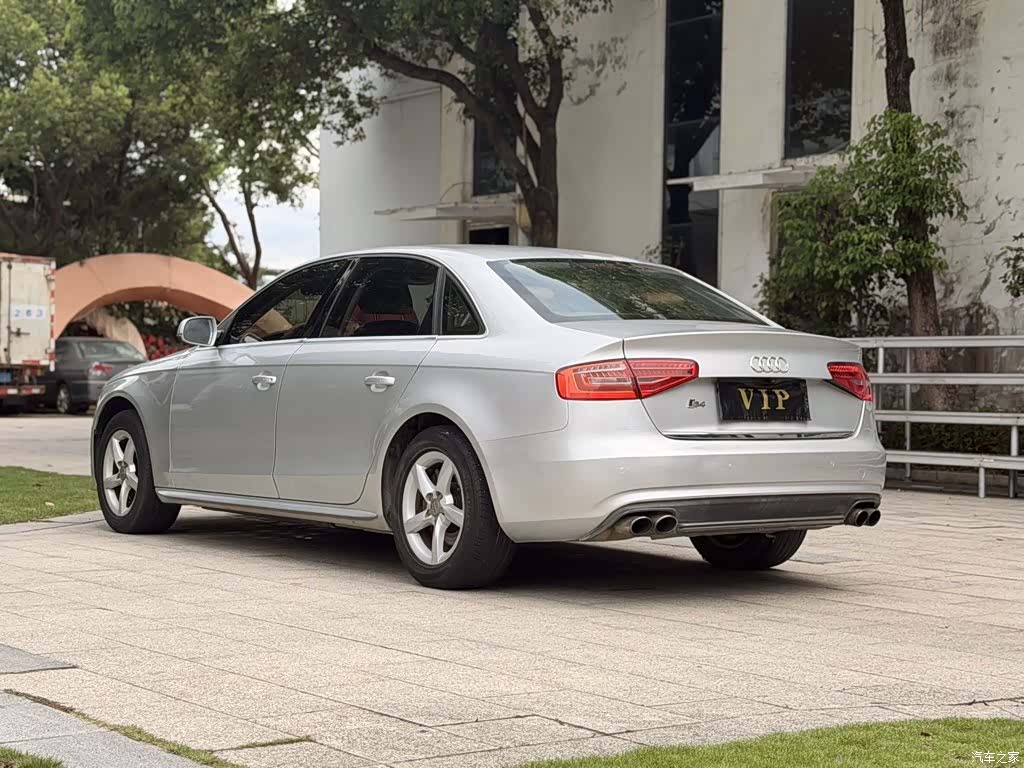 Audi A4L, 2013 7