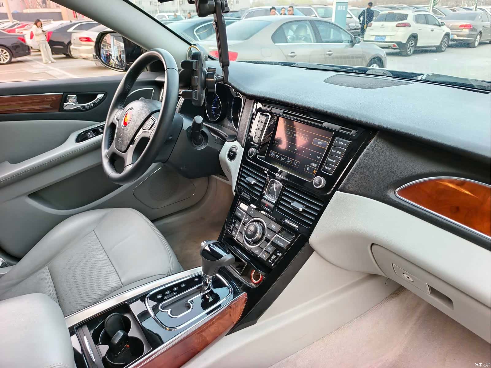 Hongqi H7, 2013 20