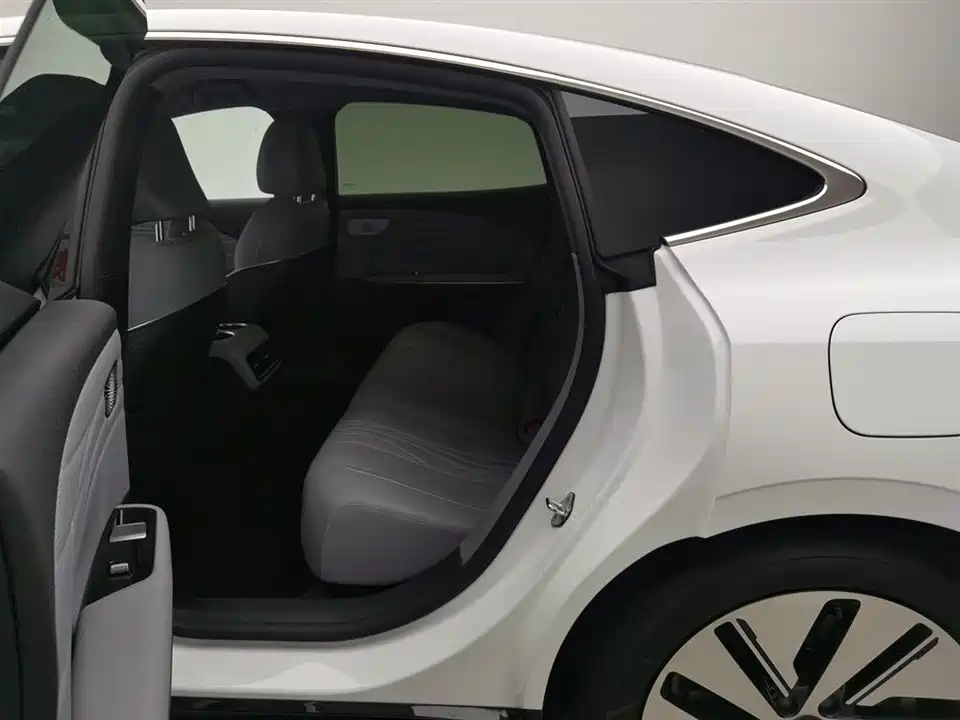 Geely Galaxy Galaxy E8