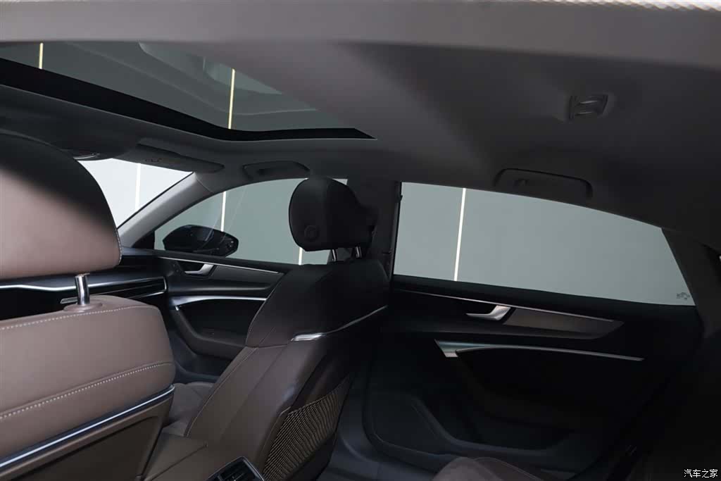 Audi A7L, 2024 28