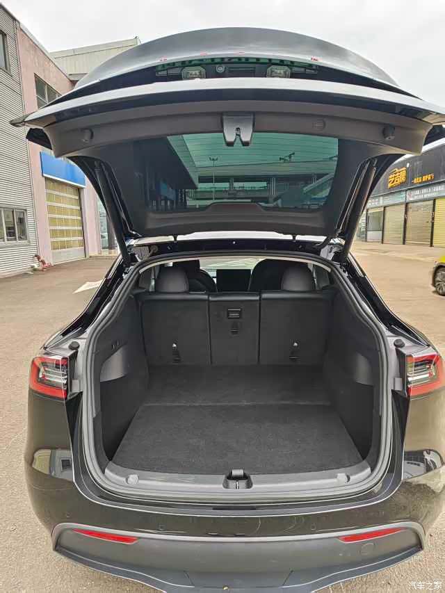 Tesla Model Y, 2022 14