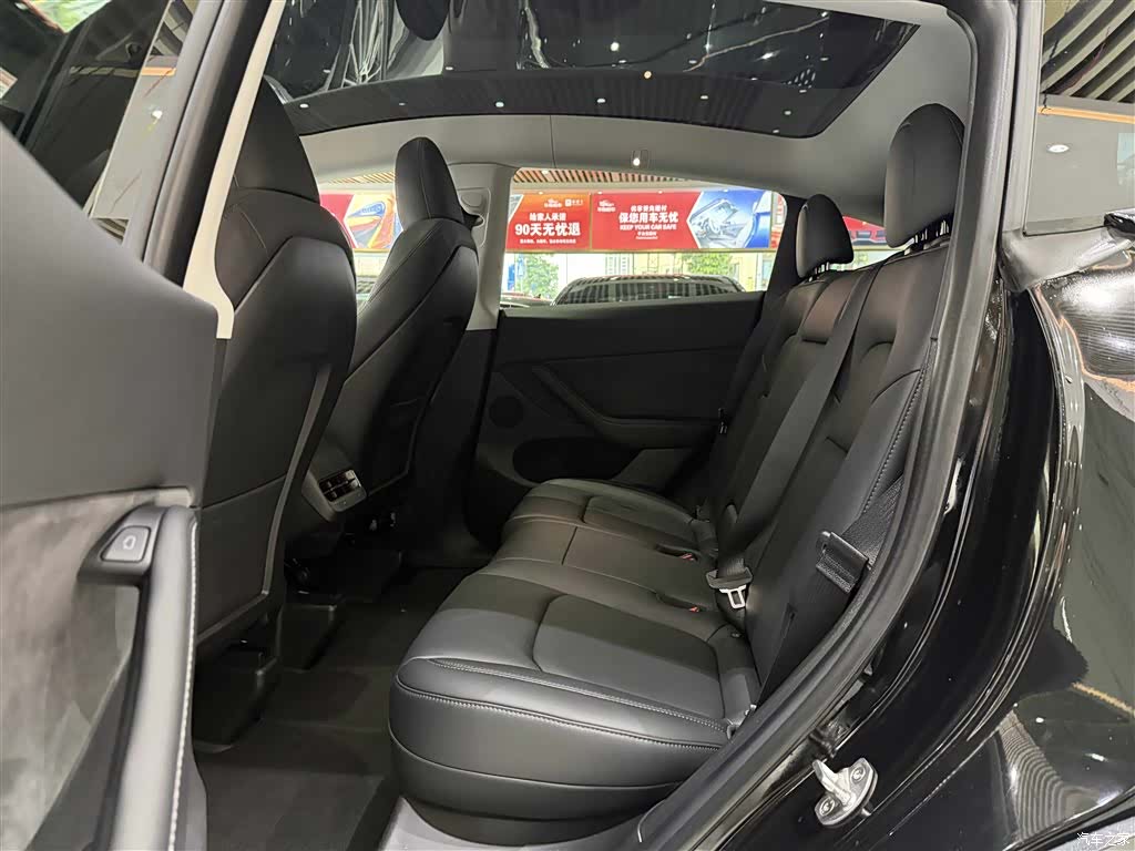 Tesla Model Y, 2023 12