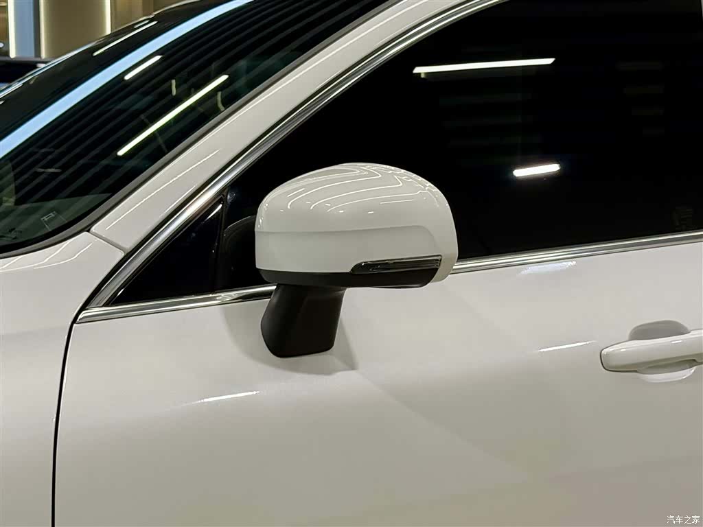 Volvo XC60, 2025 13