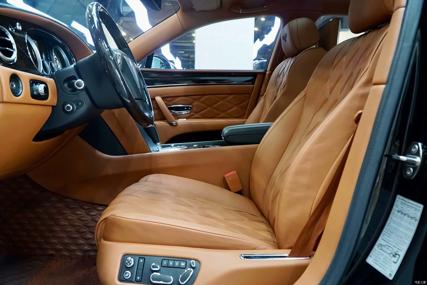 Bentley Flying Spur, 2015 12