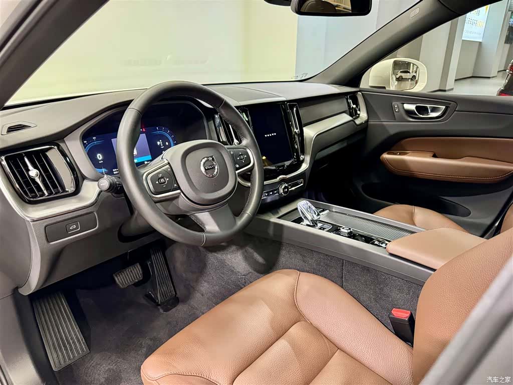 Volvo XC60, 2025 28