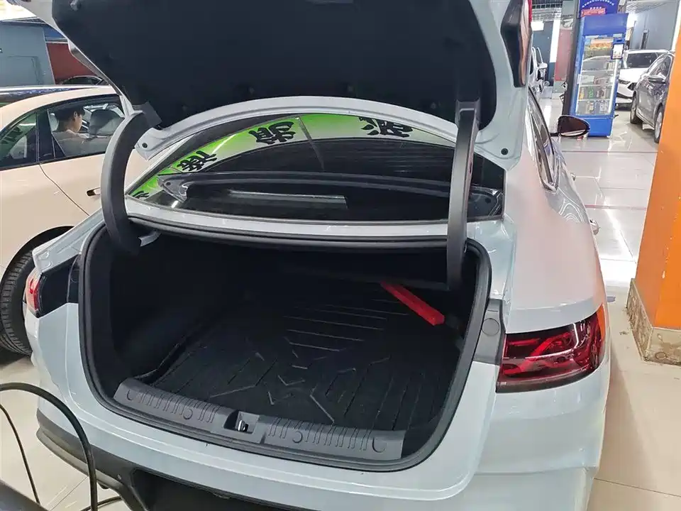 BYD Qin L BYD Qin L