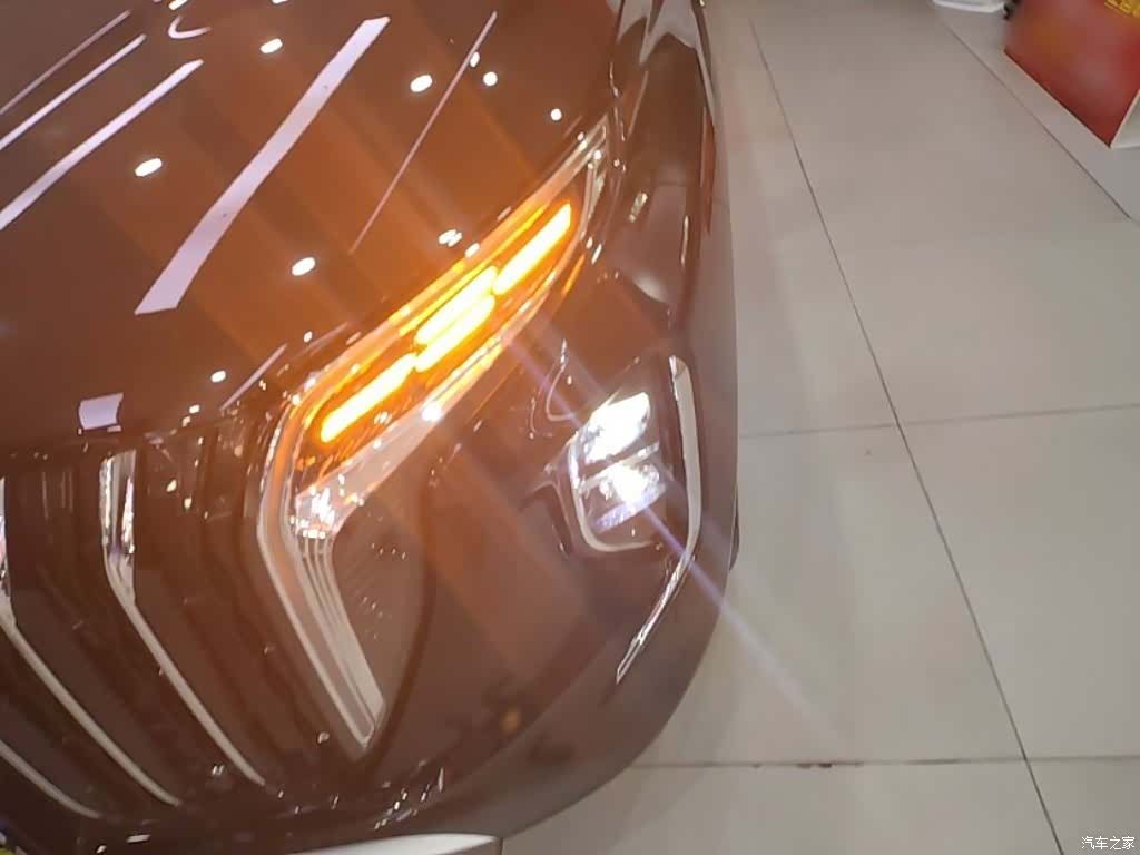 Hongqi HS7, 2025 24
