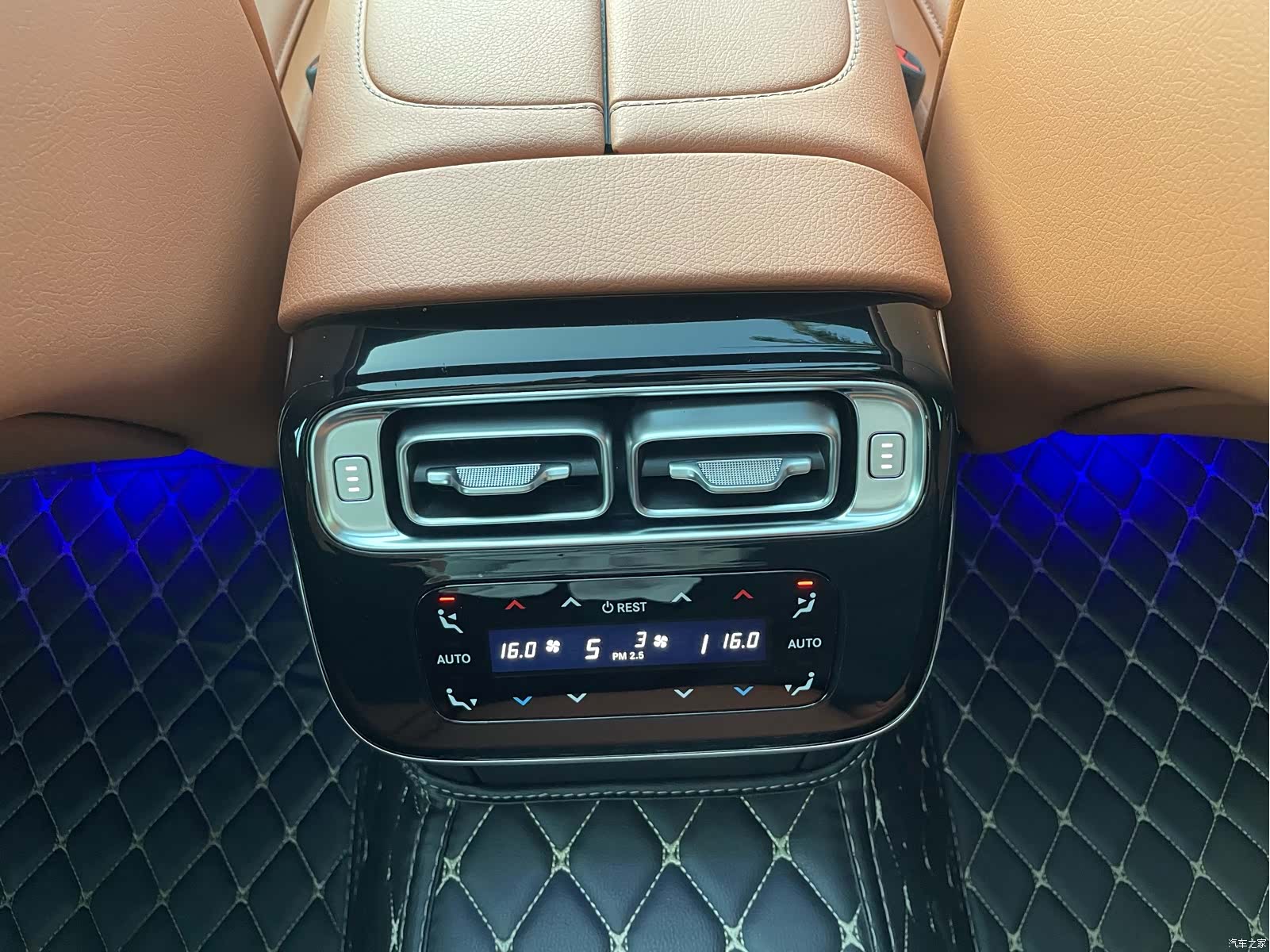 Mercedes-Benz S-Class, 2024 19