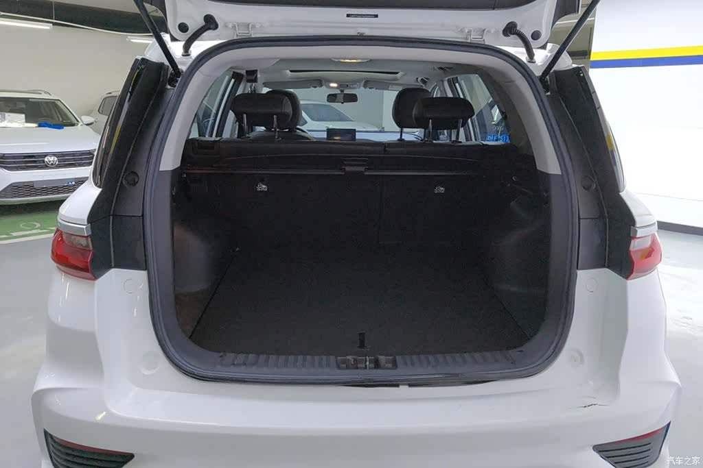 Geely X6, 2020 4