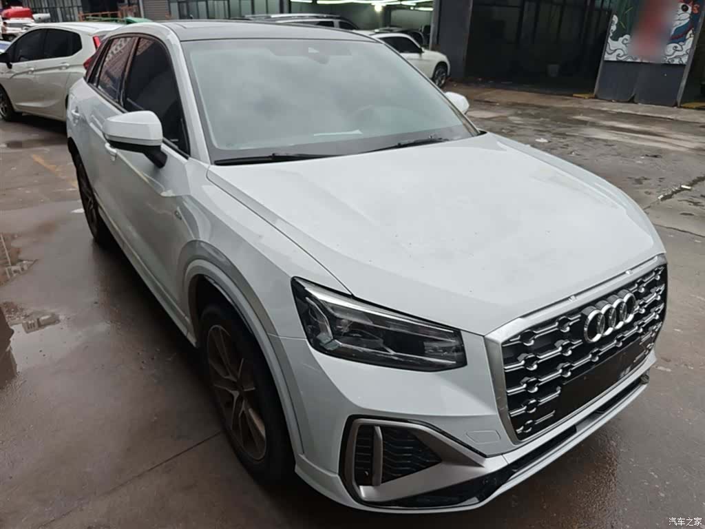 Audi Q2L, 2023 22