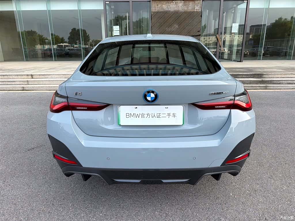 BMW i4, 2025 все фото