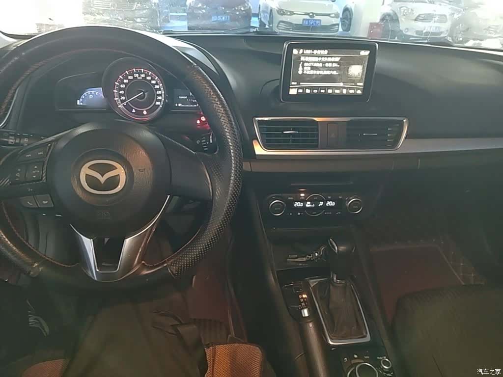 Mazda Mazda3, 2015 10
