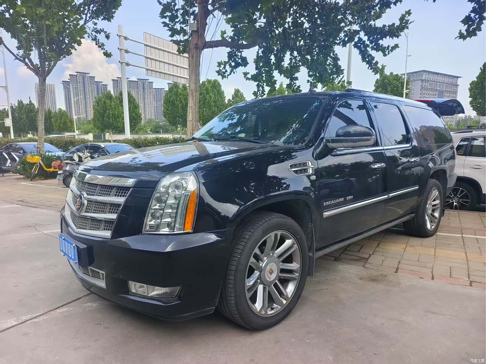 Cadillac Escalade, 2014 1