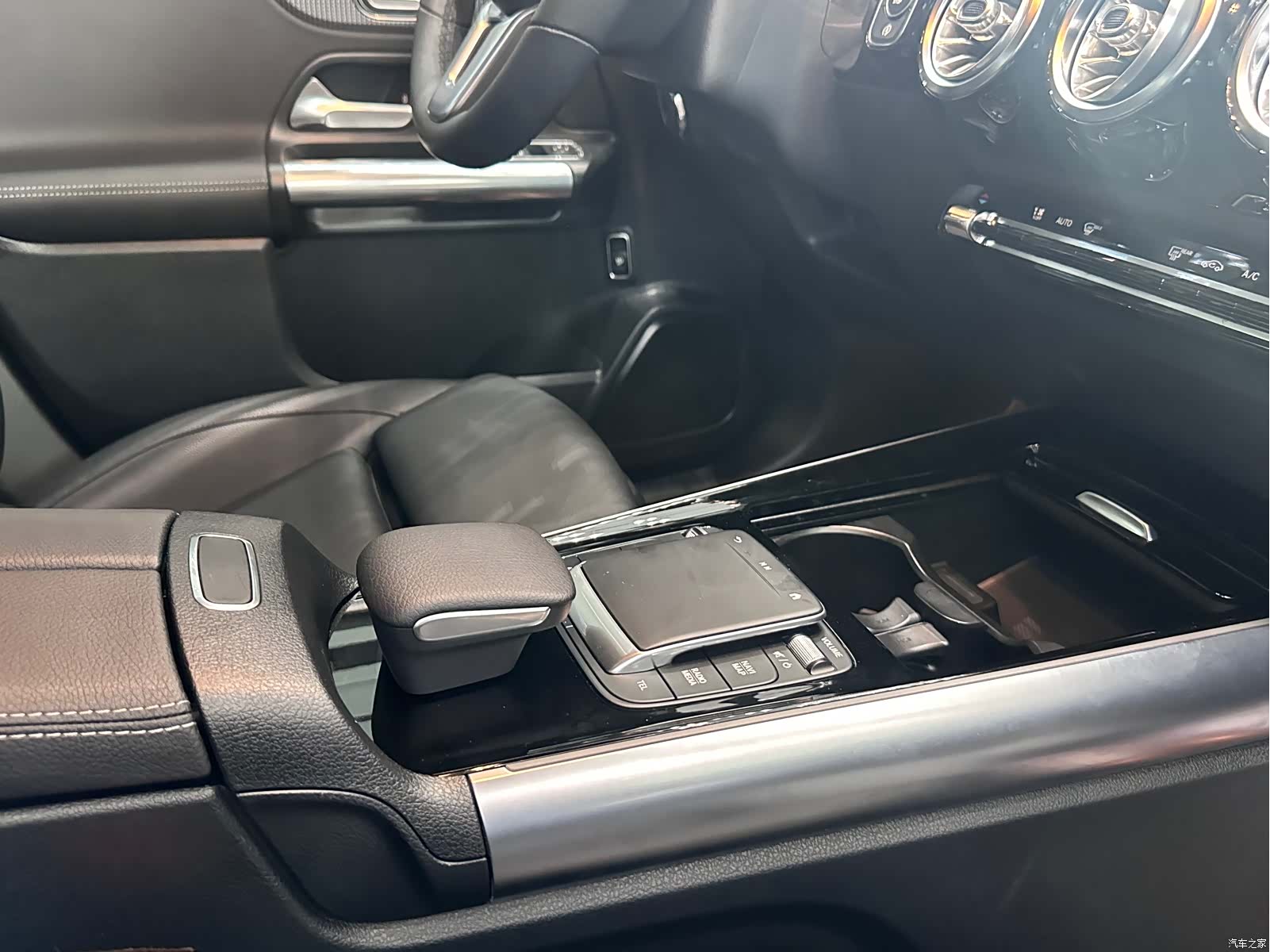 Mercedes-Benz GLA, 2020 все фото