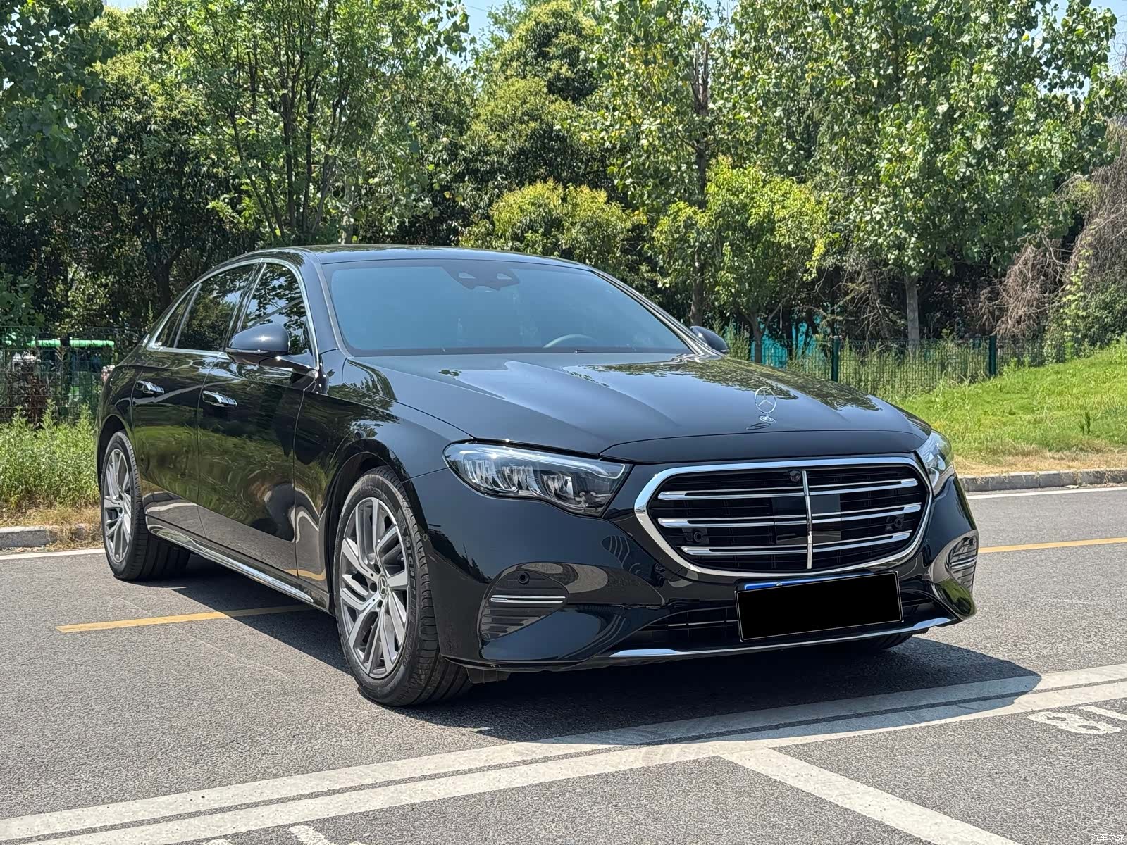 Mercedes-Benz E-Class, 2025 3