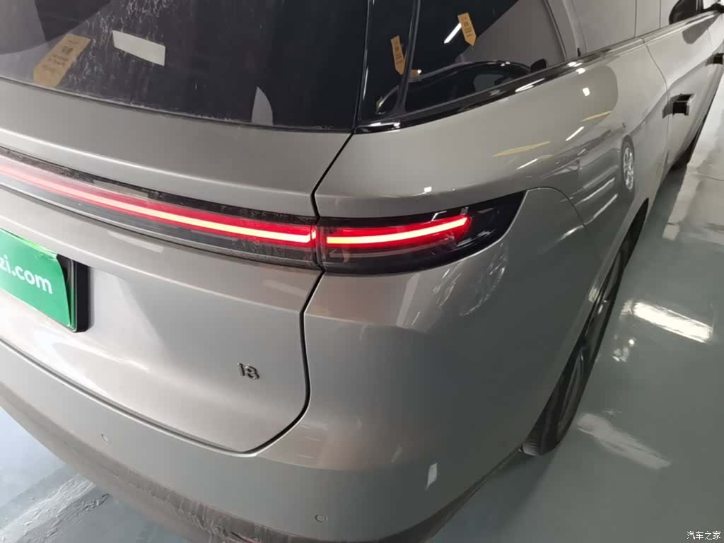 Li Auto i8, 2025 8