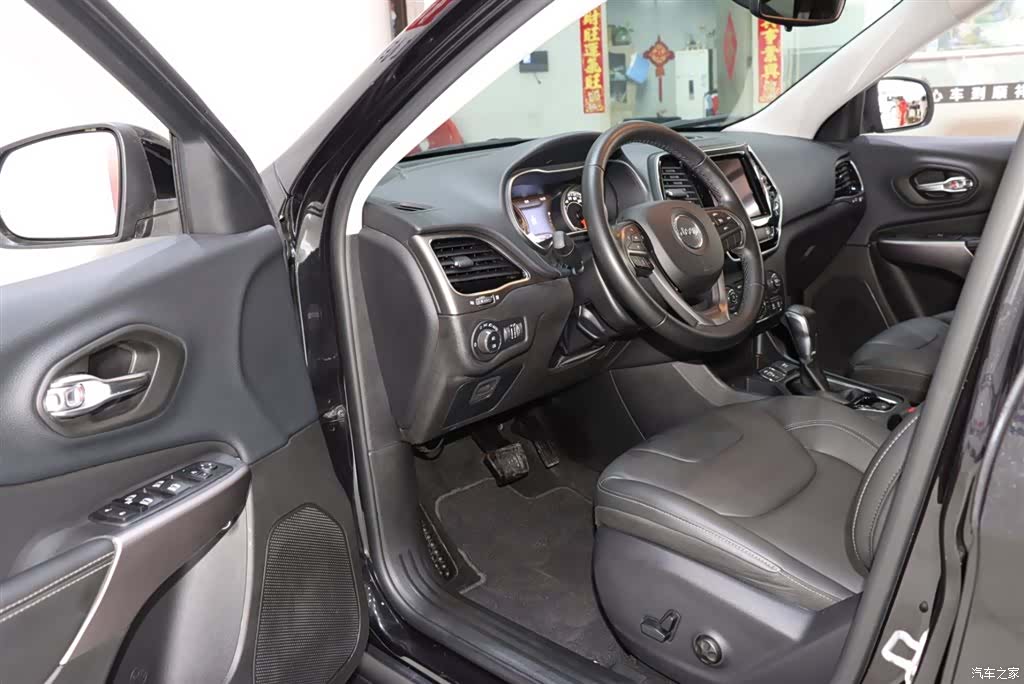 Jeep Cherokee, 2021 9