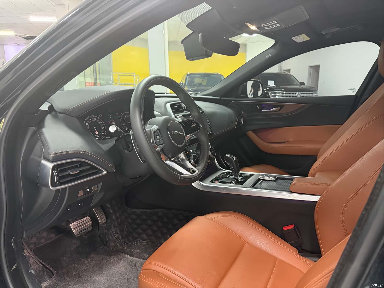 Land Rover XEL, 2023 4