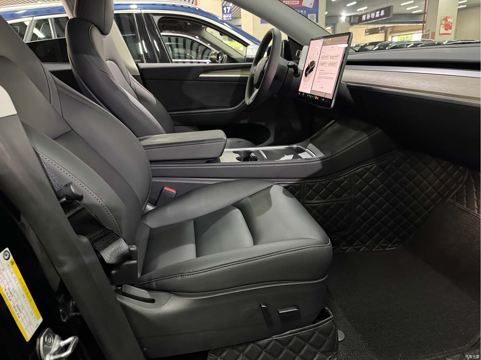 Tesla Model Y, 2022 11