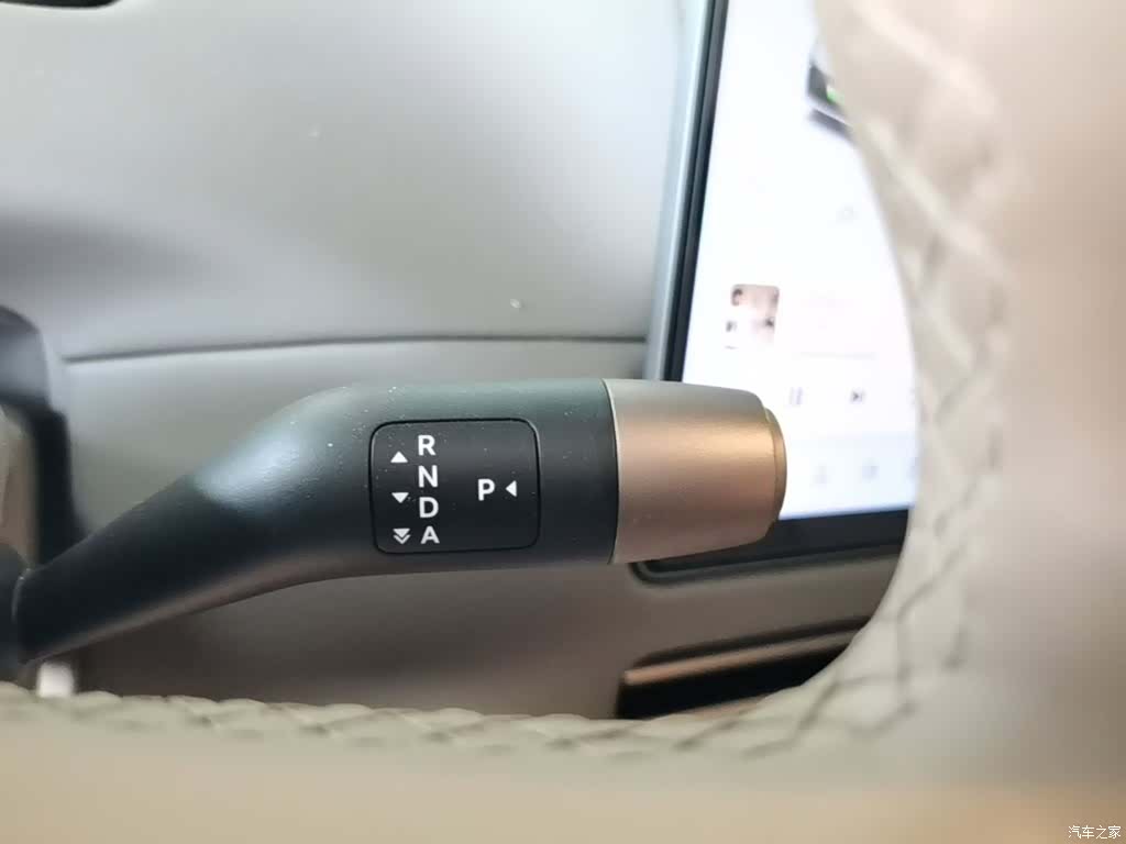 Li Auto i8, 2025 14